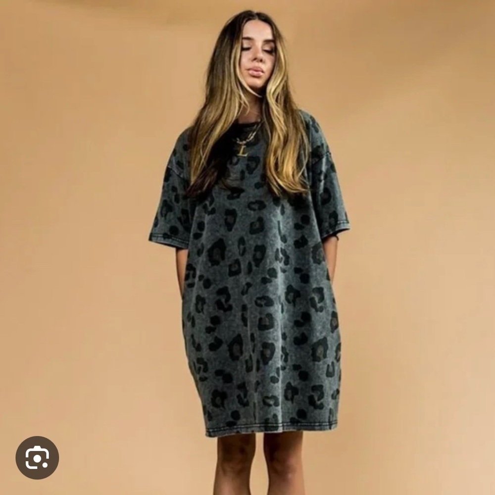 Dressed in LaLa cheetah tshirt dress size large